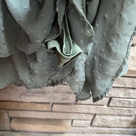 Altar’d State Haisley Layered Crossover Romper Sage Green Swiss Dot XL - Picture 10 of 14